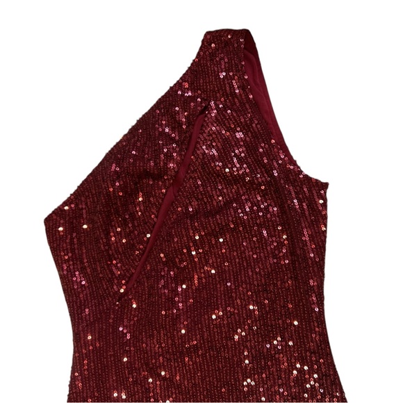Gorgeous burgundy sequin one-shoulder mini dress - Picture 2 of 4